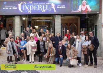 Tradicional foto família no apoio á cultura